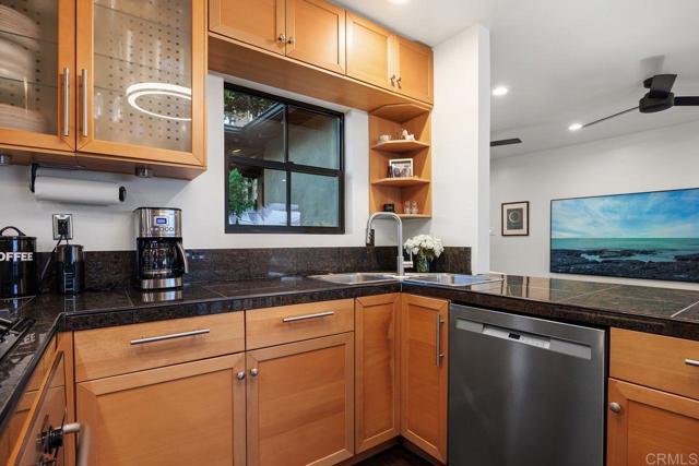 860 Nardo Road, Encinitas CA: https://media.crmls.org/mediaz/a4559f37-99d9-4d81-8fd1-f5ad6f8fb95f.jpg