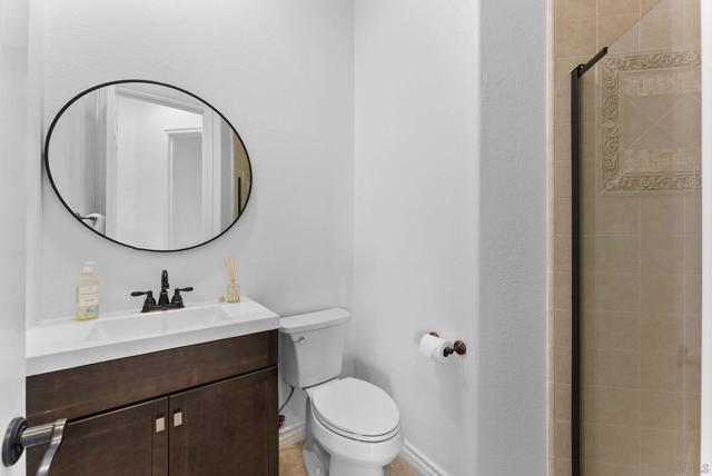 5527 Alexandrine Ct, Oceanside CA: https://media.crmls.org/mediaz/a456bc53-96f8-4504-a92c-2c201ee05534.jpg