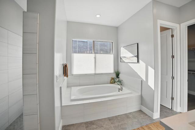 2954 Laredo Drive, Rocklin CA: https://media.crmls.org/mediaz/a458a10b-9253-453a-916f-74150730a5c6.jpg