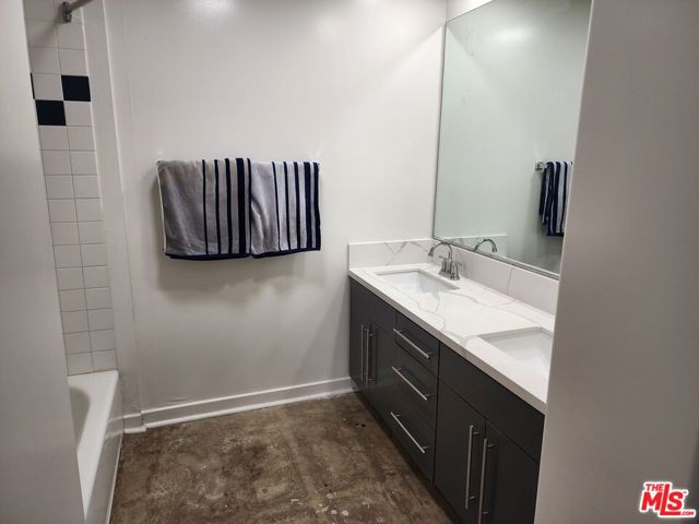 711 S Olive Street, Los Angeles CA: https://media.crmls.org/mediaz/a458b0d1-9ce1-460d-bb8e-359c71e31711.jpg