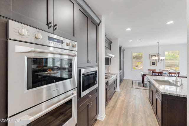 12809 Lone Trail Court, Moorpark CA: https://media.crmls.org/mediaz/a458bb76-acca-4941-b8f0-8b7c7af95089.jpg