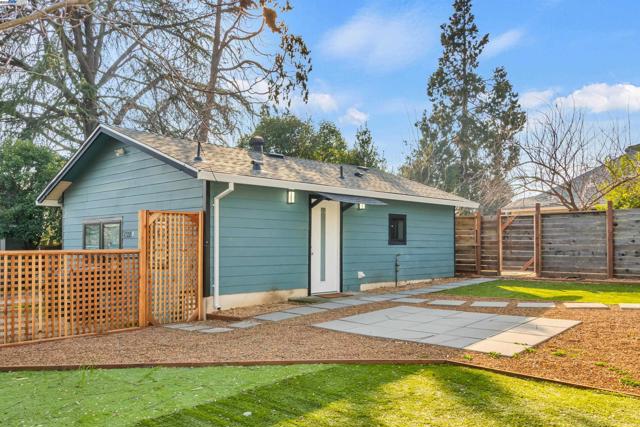 Image 32 of 60 For 207 D St Roseville