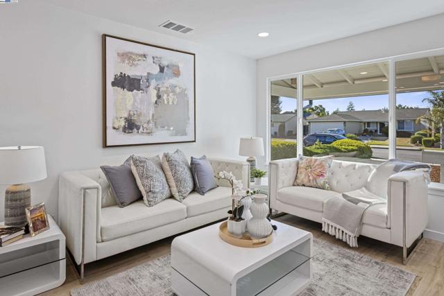 4564 Piper St, Fremont CA: https://media.crmls.org/mediaz/a45a4594-370e-4112-8eb9-84daae88e23f.jpg