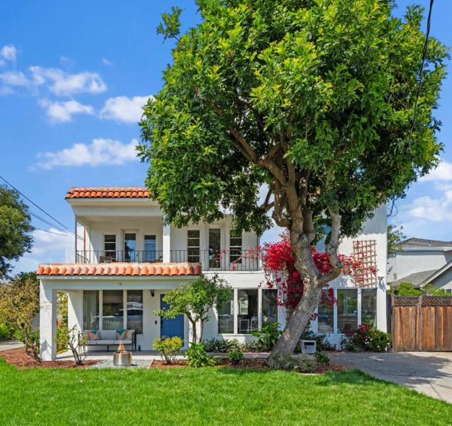 71 Nueva Avenue, Redwood City CA: https://media.crmls.org/mediaz/a45a85ce-86a7-449e-a256-8c1ce4e5f1ba.jpg