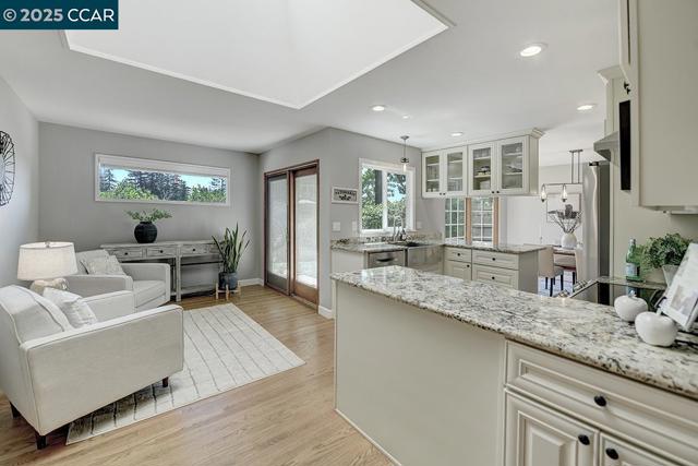 387 ODIN PLACE, Pleasant Hill CA: https://media.crmls.org/mediaz/a45af100-54f0-40d5-9ff2-87667becba9e.jpg
