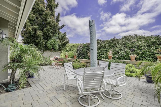 6375 Via Cabrera, La Jolla CA: https://media.crmls.org/mediaz/a45b1248-38c1-4b9c-ad9c-d6bc0184f0c9.jpg