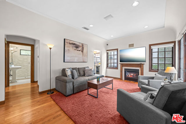 8265 Romaine Street, West Hollywood CA: https://media.crmls.org/mediaz/a45b47f3-402e-47c4-84b0-1c84e8593f68.jpg