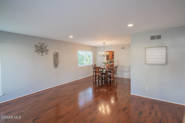 3065 Starling Avenue, Thousand Oaks CA: https://media.crmls.org/mediaz/a45b5c82-844c-49ed-962c-69709f462641.jpg