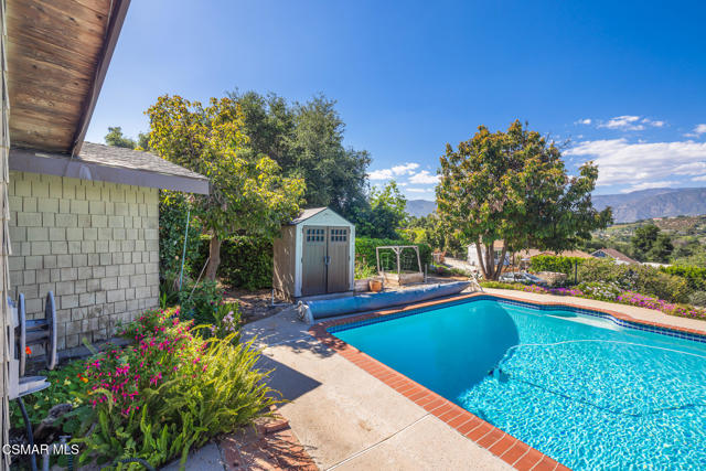 1585 Loma Drive, Ojai CA: https://media.crmls.org/mediaz/a45b8f76-080b-4e95-8eaf-96f03bca032b.jpg