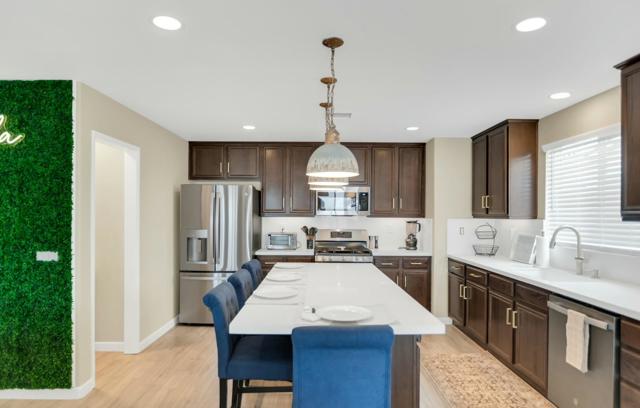 84131 Azzura Way, Indio CA: https://media.crmls.org/mediaz/a45b9e1d-7b93-4555-bfab-ef84e27e085b.jpg