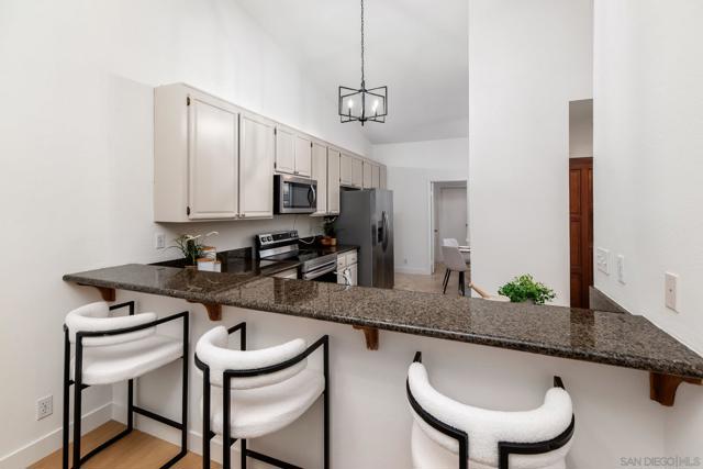 Image 13 of 51 For 17922 Avenida Cordillera  258