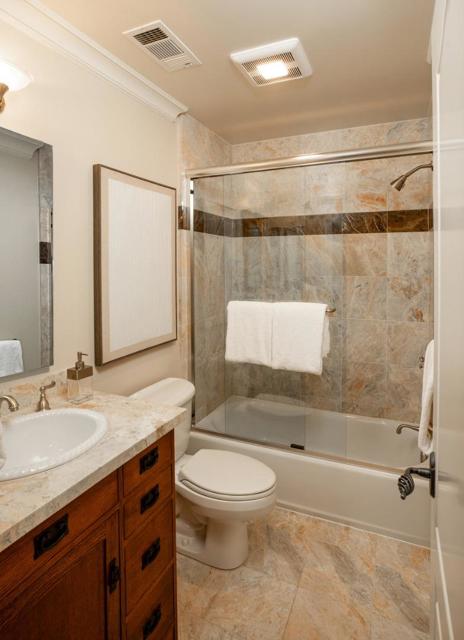 17 Almendral Avenue, Atherton CA: https://media.crmls.org/mediaz/a45bdd62-d476-4f33-a510-7f25124da04a.jpg