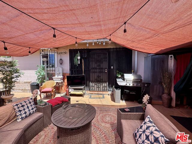 3704 W 111th Place, Inglewood CA: https://media.crmls.org/mediaz/a45c78eb-6af3-4f88-84cc-576dae741201.jpg