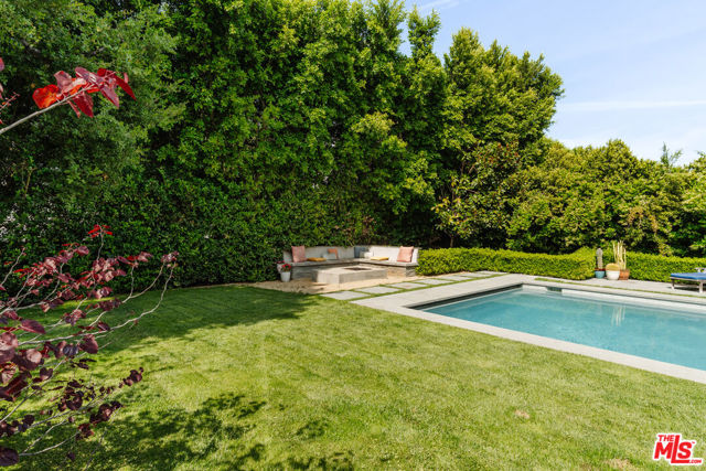 4106 Longridge Avenue photo 8