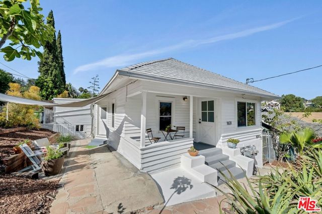 1631 Champlain Terrace, Los Angeles CA: https://media.crmls.org/mediaz/a45eabad-c459-4f50-9a97-c06e9249bce4.jpg