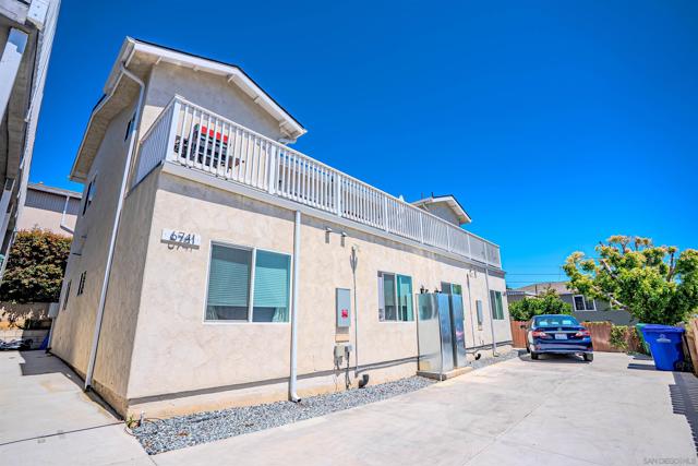 6737 43 Thomson Ct, San Diego CA: https://media.crmls.org/mediaz/a45fa5fa-9423-484f-a51e-99fb1f069928.jpg