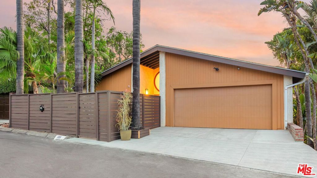 11211 Sunshine Terrace