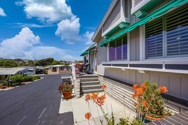 2130 Sunset Dr, Vista CA: https://media.crmls.org/mediaz/a4600841-f4a5-42f7-b92d-b2f8e54014de.jpg