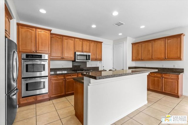 31505 Calle Amigos, Cathedral City CA: https://media.crmls.org/mediaz/a460fb88-02f6-4bbb-b555-cd541718ecf9.jpg