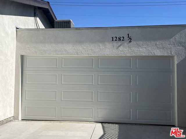 1282 1/2 S Highland Avenue, Los Angeles CA: https://media.crmls.org/mediaz/a4610753-501f-4856-b0ca-da5ad29c9b83.jpg