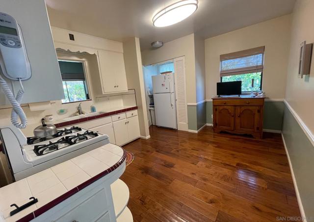 4742 Idaho St, San Diego CA: https://media.crmls.org/mediaz/a461e948-2299-4256-ab29-c024522f770c.jpg