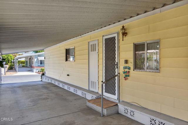 Detail Gallery Image 5 of 34 For 8 Calle Fronte #204,  Camarillo,  CA 93012 - 2 Beds | 2 Baths