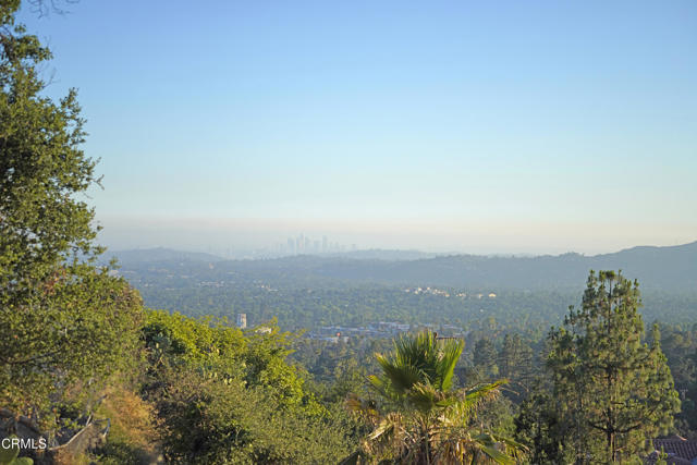 3017 Zane Grey Terrace, Altadena CA: https://media.crmls.org/mediaz/a4625e5c-736f-4900-84ee-c64d4fe34182.jpg