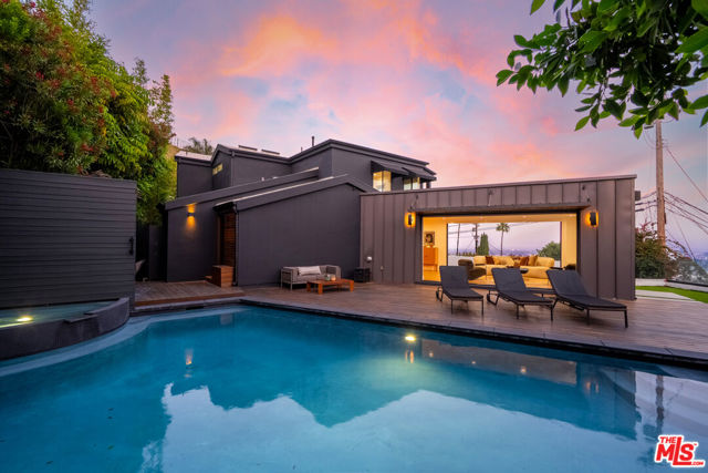 8021 Floral Avenue, Los Angeles CA: https://media.crmls.org/mediaz/a4628faa-a519-4af2-9bbd-d28280bb087b.jpg