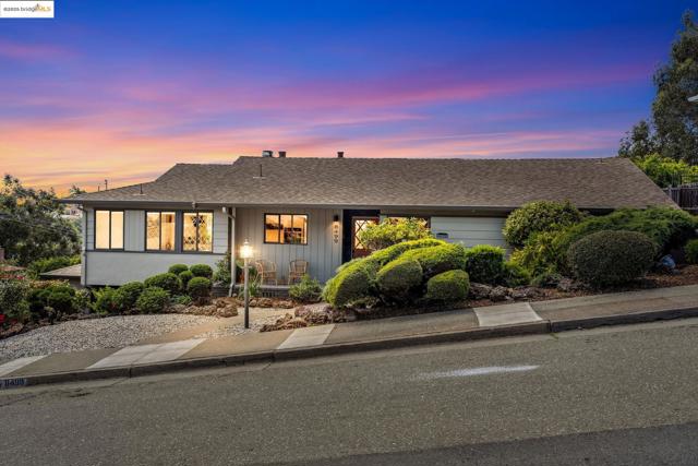 8499 Aster Ave, Oakland CA: https://media.crmls.org/mediaz/a4630d51-2c53-4339-bac6-44a66910cc4e.jpg