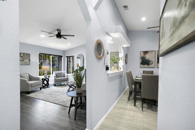 22633 Mossy Rock Drive, Hayward CA: https://media.crmls.org/mediaz/a46325cb-beb4-4181-9444-b7a25262a2f2.jpg