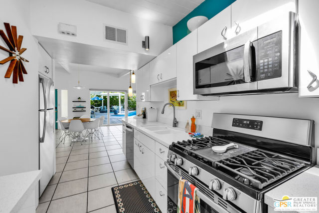1841 N Berne Drive, Palm Springs CA: https://media.crmls.org/mediaz/a4635b9a-f689-45be-945e-9e00c5031d13.jpg