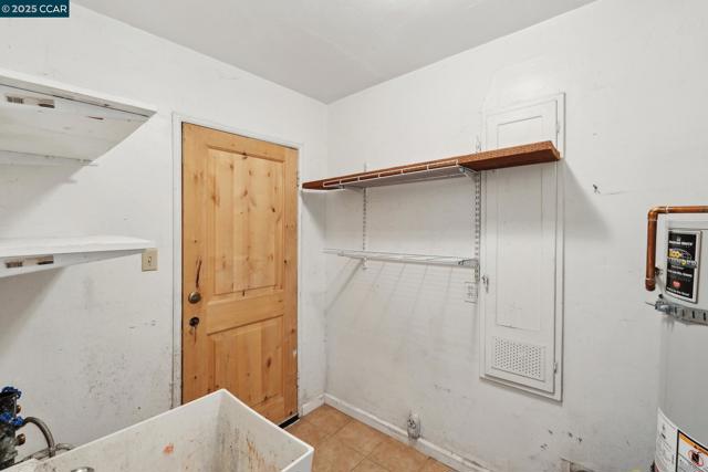 1580 3rd Ave, Walnut Creek CA: https://media.crmls.org/mediaz/a4640a37-b73f-4b54-8e3b-1d4e625b9411.jpg