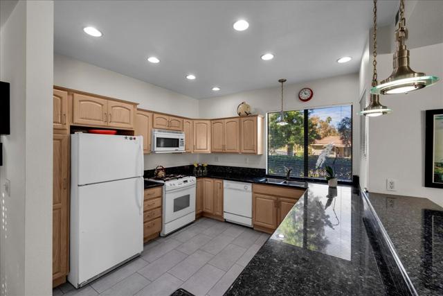 2202 Oakcrest Drive, Palm Springs, CA 92264