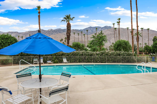 1713 Grand Bahama W Drive, Palm Springs CA: https://media.crmls.org/mediaz/a464ef51-1fd0-4321-9e36-41c1d6ab178f.jpg