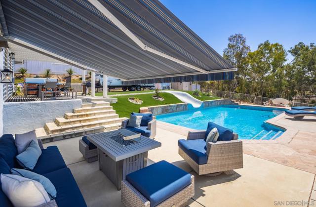 3702 Country Trail, Bonita CA: https://media.crmls.org/mediaz/a466059d-8c8e-4257-917b-d77f09a987f4.jpg
