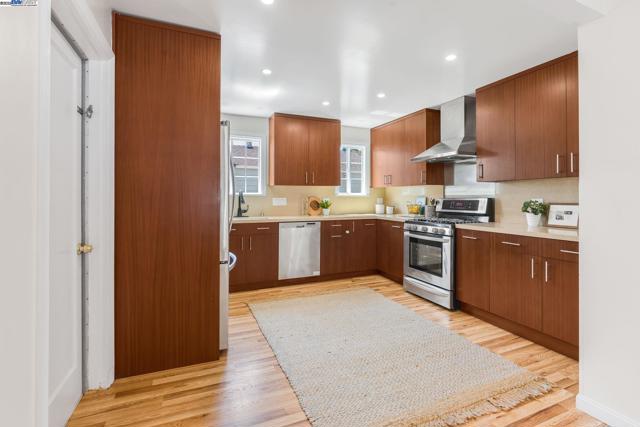 455 32nd St, Richmond CA: https://media.crmls.org/mediaz/a46794eb-c5ed-4d1d-9ee4-4e584b492823.jpg