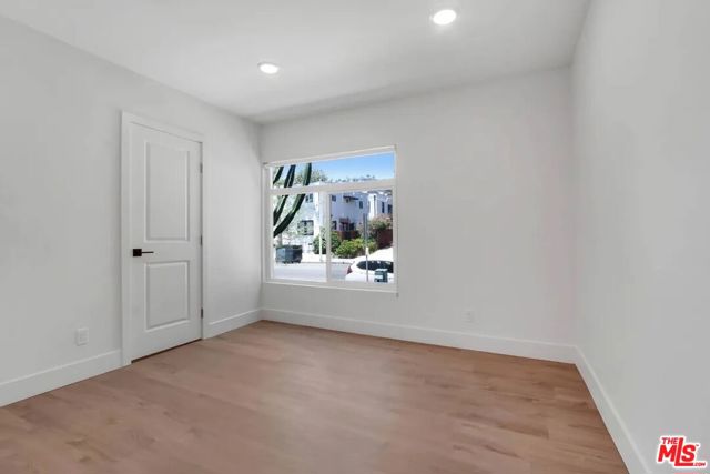 8220 Norton Avenue, West Hollywood CA: https://media.crmls.org/mediaz/a467b432-2b73-484f-996c-57df783ff1b1.jpg