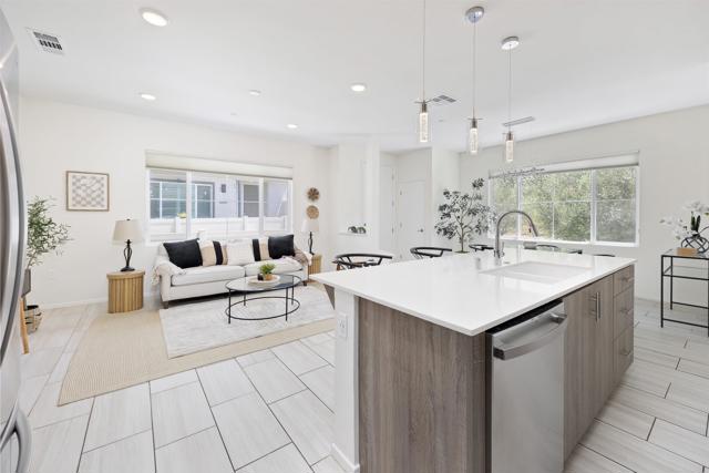 Detail Gallery Image 12 of 44 For 35103 Vine Pl, Fallbrook,  CA 92028 - 4 Beds | 2/1 Baths