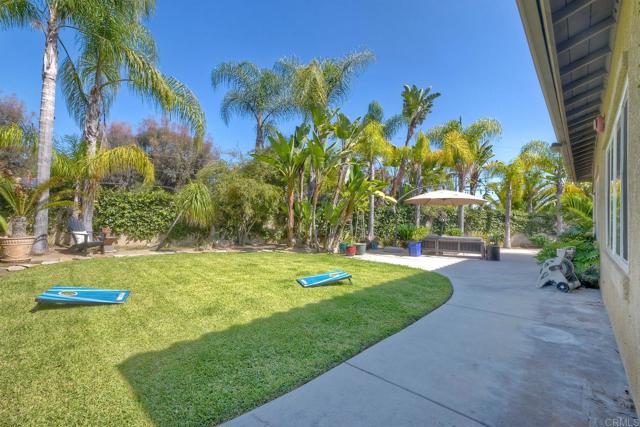 Detail Gallery Image 5 of 30 For 1701 Hilo Dr, Vista,  CA 92081 - 3 Beds | 2/1 Baths