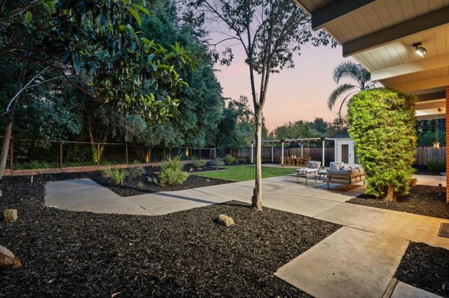 969 Eichler Drive, Mountain View CA: https://media.crmls.org/mediaz/a469f421-af54-4003-80e9-50a87593a60a.jpg