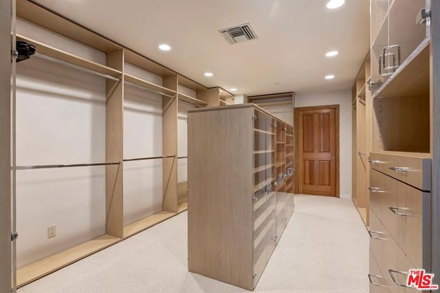 3595 Wonder View Drive, Los Angeles CA: https://media.crmls.org/mediaz/a46a7666-b148-497f-bd67-dec9dda563fb.jpg