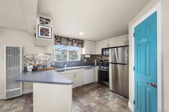 841 Pismo Ct, San Diego CA: https://media.crmls.org/mediaz/a46a78d8-131e-4f39-8076-5237d7120561.jpg