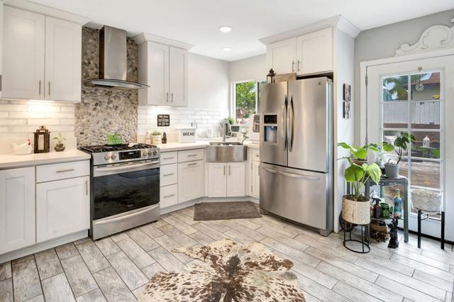 Detail Gallery Image 3 of 21 For 1105 Bostonia, El Cajon,  CA 92021 - 2 Beds | 1 Baths