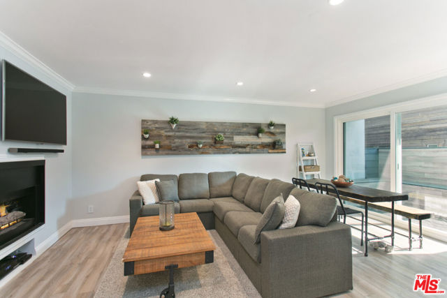 1228 18th Street, Santa Monica CA: https://media.crmls.org/mediaz/a46b87eb-d8a5-49db-ae6f-4751c1292296.jpg
