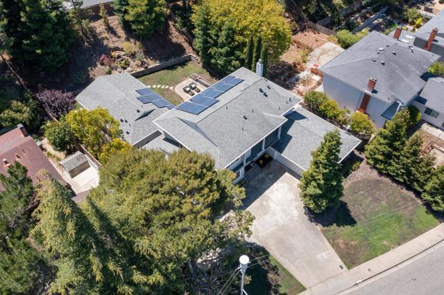 2721 Comstock Circle, Belmont CA: https://media.crmls.org/mediaz/a46b9ac4-709c-47f3-bee1-8a62f2f723c8.jpg