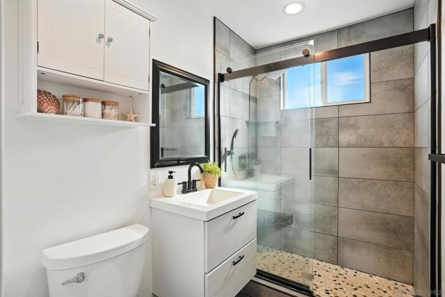 1622 Cherry Place, Escondido CA: https://media.crmls.org/mediaz/a46c1b7b-6f7e-4b2b-a507-13363827bef4.jpg