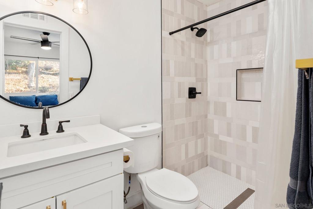 MLS #250043147SD image #17