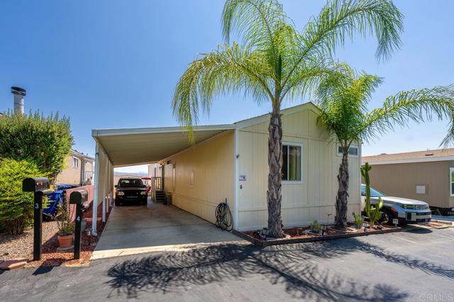 Detail Gallery Image 2 of 26 For 13162 Highway 8 Business Spc 4, El Cajon,  CA 92021 - 3 Beds | 2 Baths