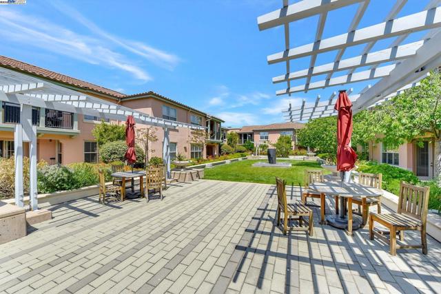 20500 Town Center Ln, Cupertino CA: https://media.crmls.org/mediaz/a46e2bdf-ee24-4dce-94f7-7e6f1d5134df.jpg