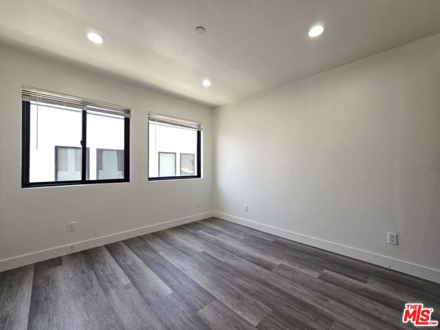 4112 S Normandie Avenue, Los Angeles CA: https://media.crmls.org/mediaz/a46f8849-ced9-43d8-b742-aad19ce76887.jpg